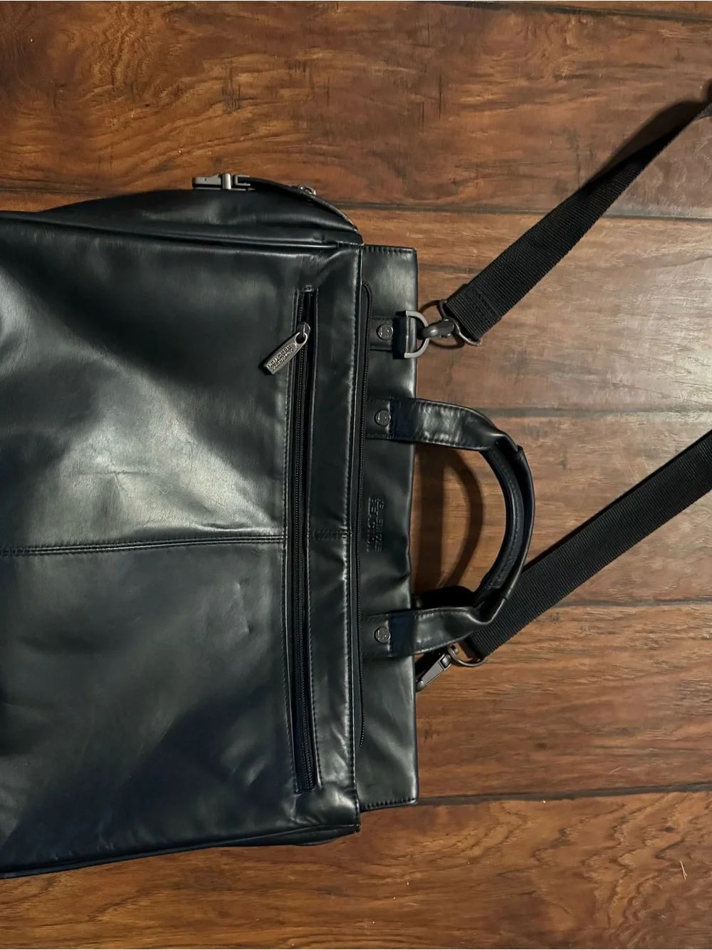 Kenneth Cole Reaction Black Leather Shoulder Bag with Front Zipper